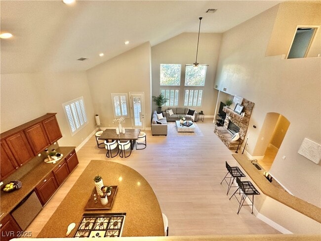 Building Photo - 858 La Sconsa Dr