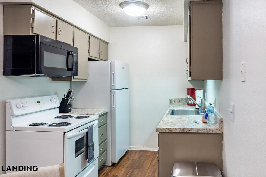 Building Photo - 6326 S 107th E Ave