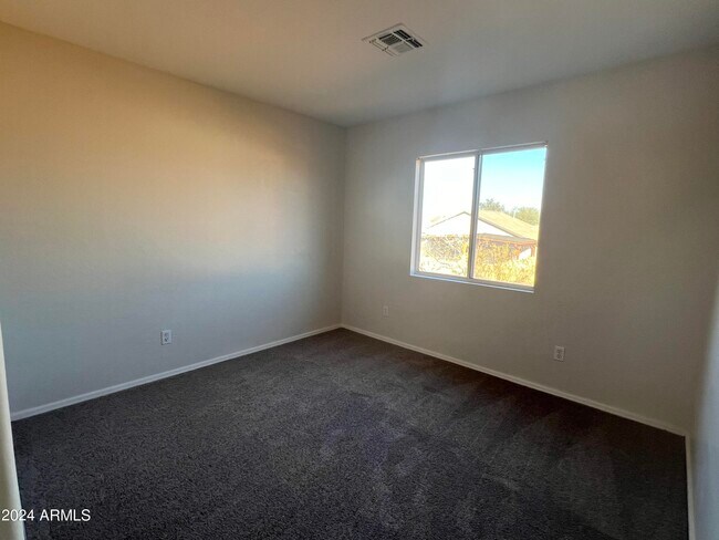 Building Photo - 12410 W Pershing St