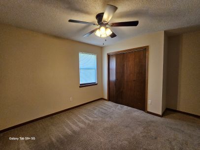 Building Photo - 606 Krystal Ln