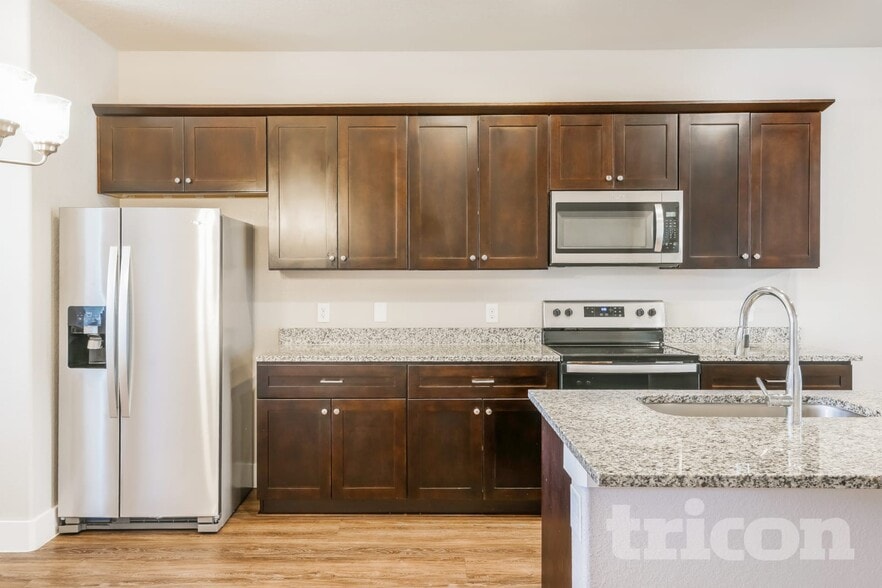 Building Photo - 10321 Ft Ewell Trl