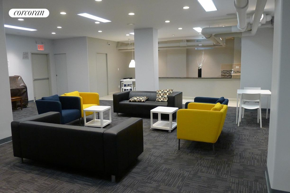 Building Photo - 400 Central Prk W