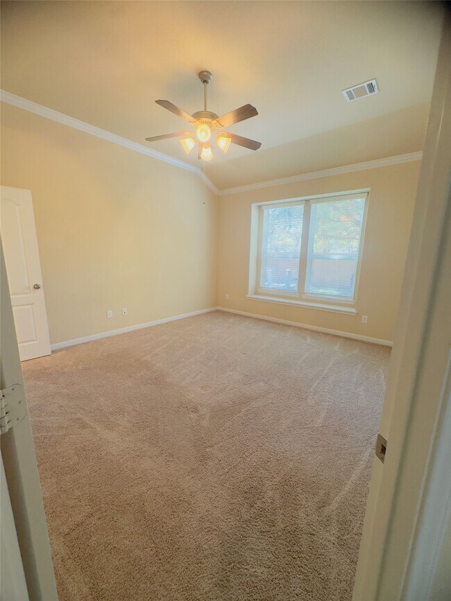 Building Photo - 26327 Cedar Pine Dr