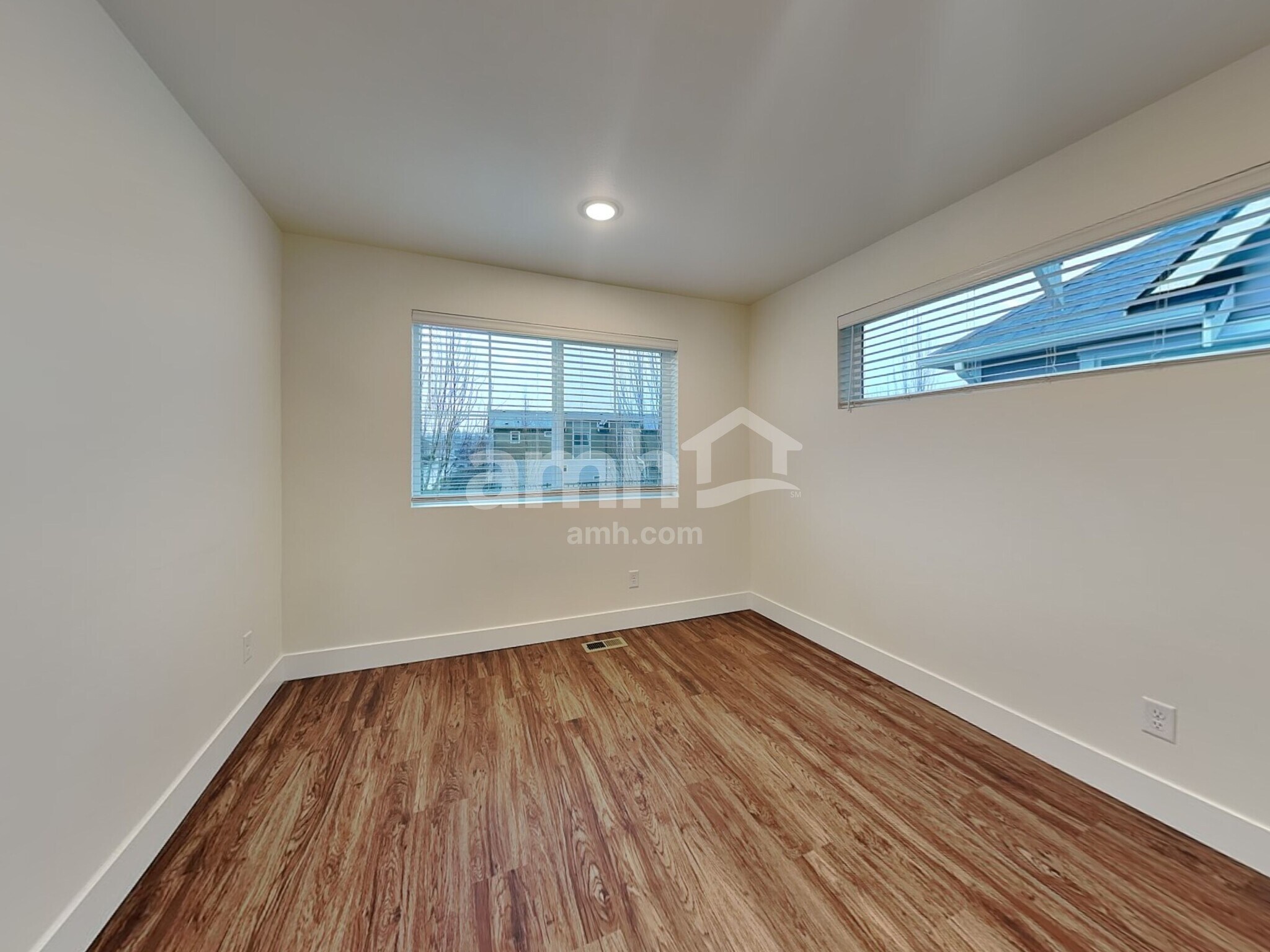 Building Photo - 23379 SE Dogwood St