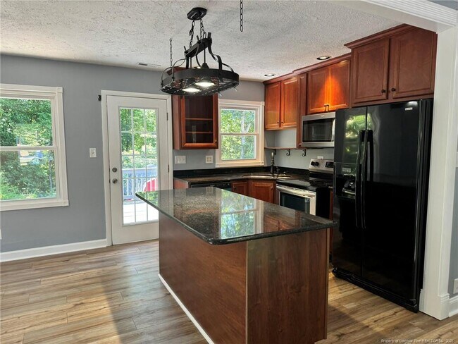 Building Photo - 6607 Sherrod Pl
