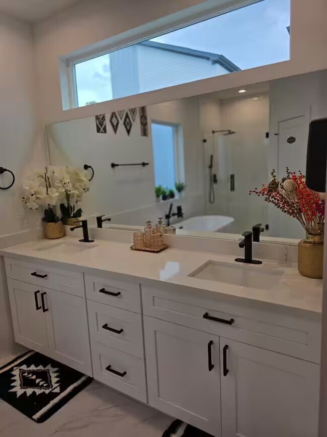 Building Photo - 1106 Paul Quinn St