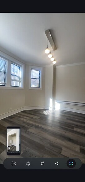 Building Photo - 3824 N Greenview Ave