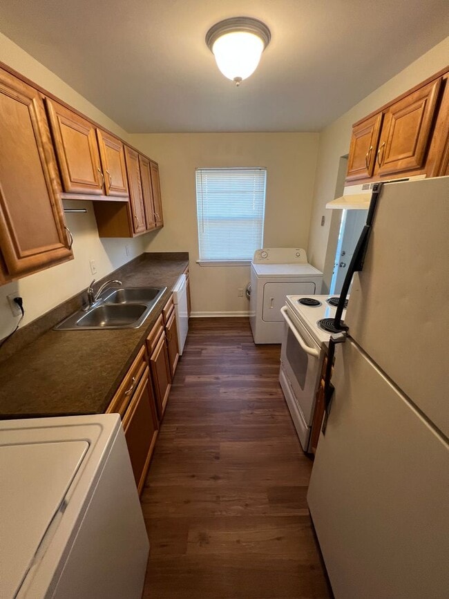 Building Photo - 936 Maryland Ave