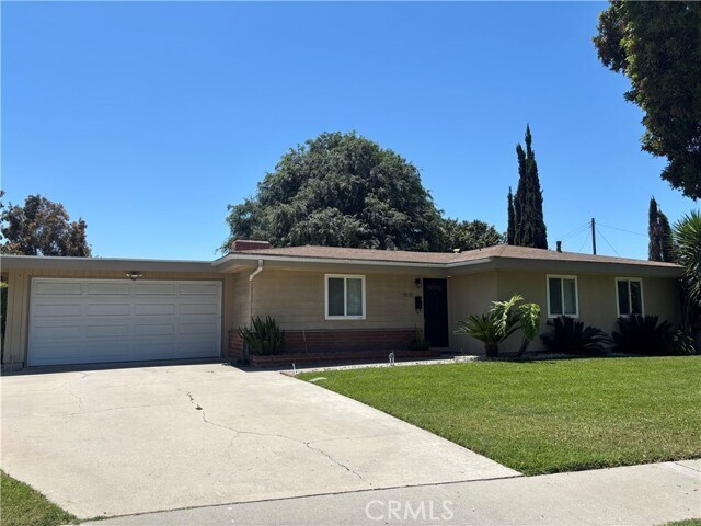 Primary Photo - 2032 E Fern Dr