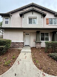 Building Photo - Highly Desirable 2 bed 3 bath condo in Rancho Cucamonga