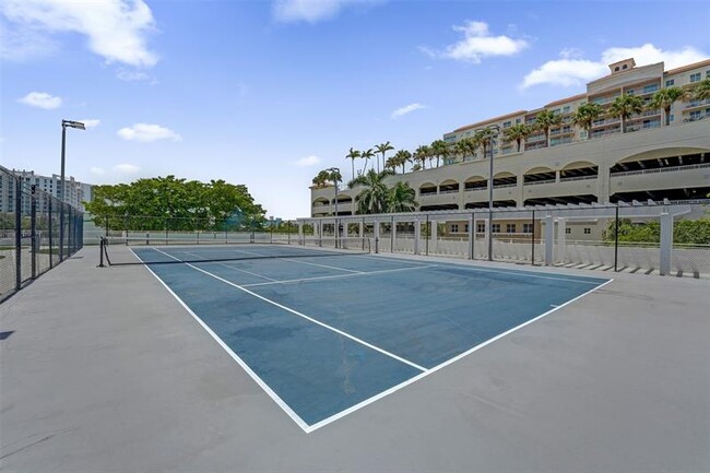 Building Photo - 3015 N Ocean Blvd
