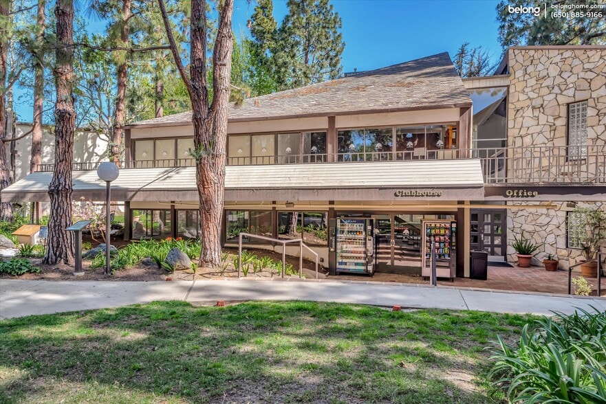 Building Photo - 8650 Gulana Ave