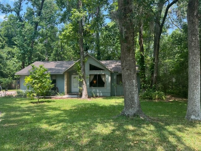 Building Photo - Super cute 3 bedroom 2 bath in NW Miram Manor