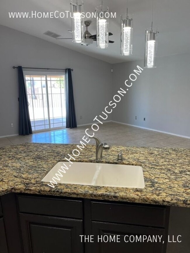 Building Photo - 9640 E Mt Baldy Way