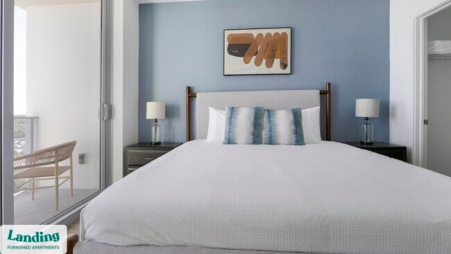 Building Photo - 1950 Mayfair St