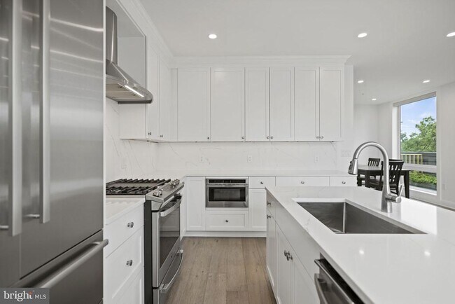 Building Photo - 4319 Harrison St NW