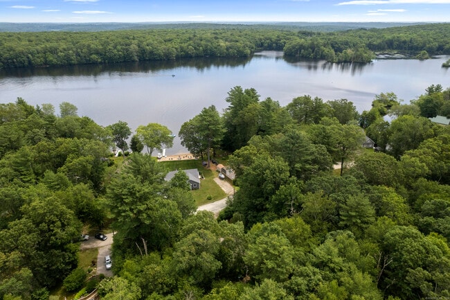 Building Photo - 145 Lakeside Dr