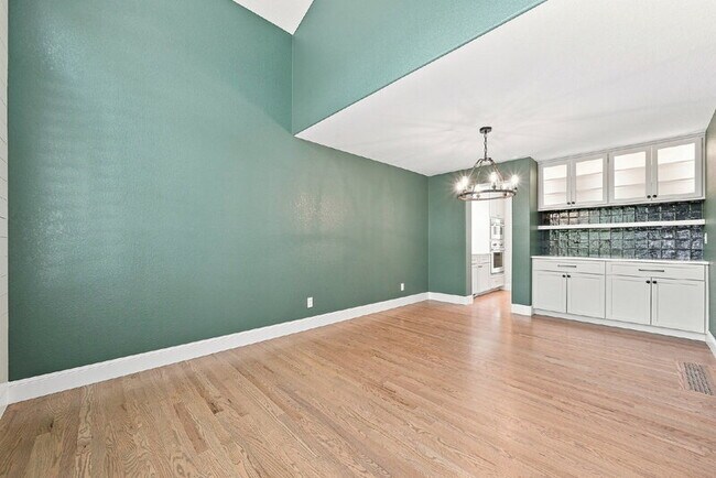Building Photo - 6275 S Walden Way
