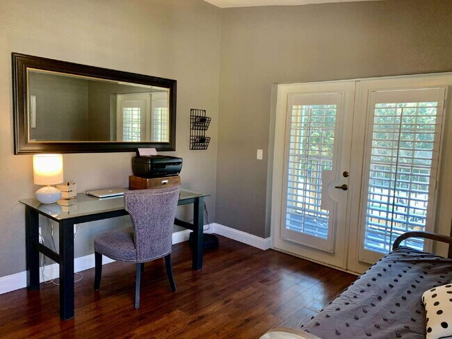 Building Photo - Beautiful Furnished Condo in Coconut Shores VIII