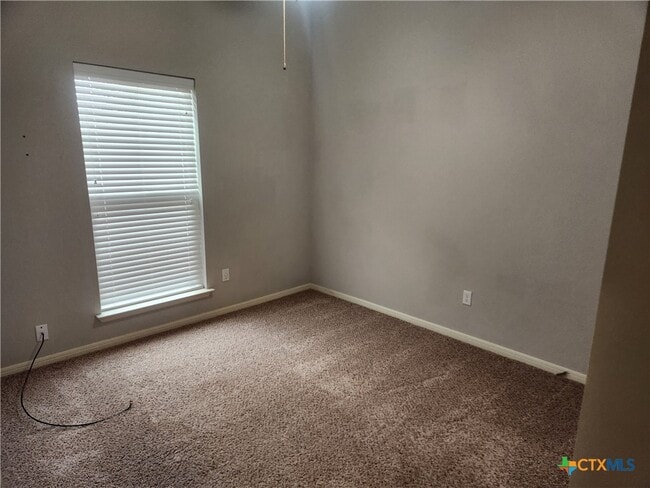 Building Photo - 5615 Fair Hill Dr