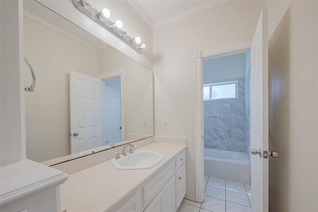 Building Photo - 16002 Castletown Park Ct