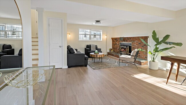 Building Photo - 228 Maryland Park Dr