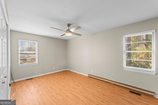 Building Photo - 4421 Jacobs Dr SW