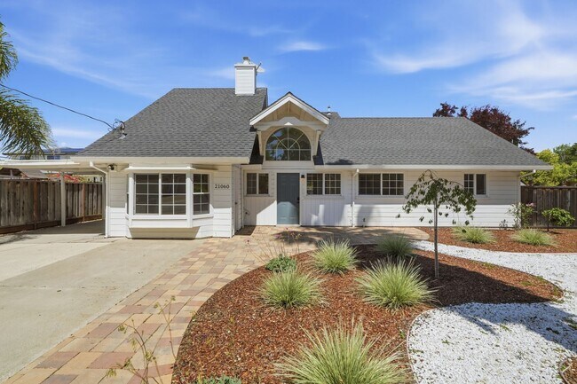 Building Photo - Light-Filled Home on Expansive Lot in Top-Rated School District with Vaulted Ceilings & Entertain...