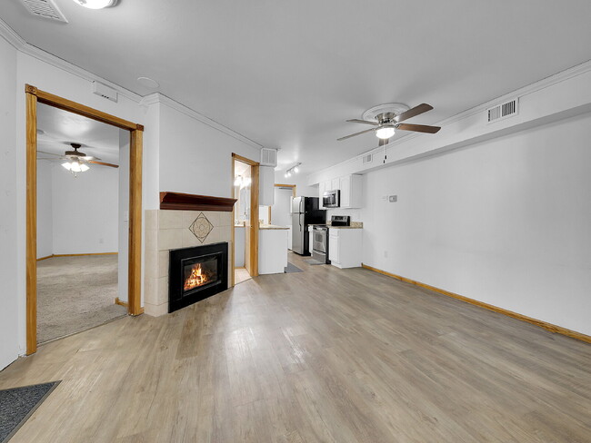 Building Photo - $1,340.95 with $300.00 OFF the FIRST MONTH'S RENT - 2 Bedrooms, 1 Bathroom, Condo in Lakewood wit...