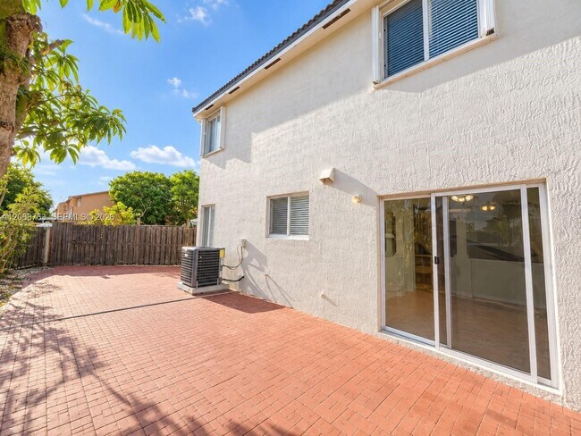 Building Photo - 130 SW 109th Ave