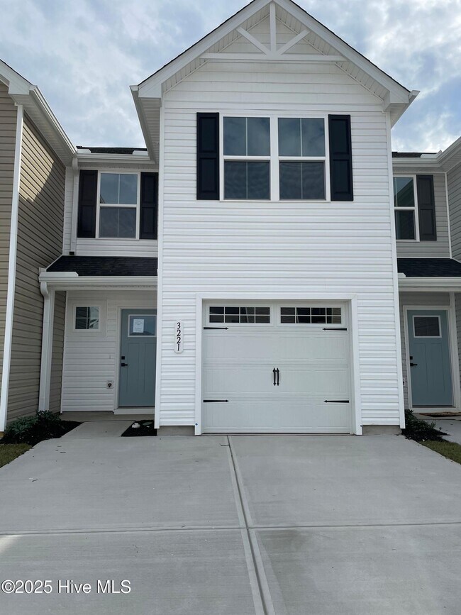Primary Photo - 3221 Edgemead Cir NW