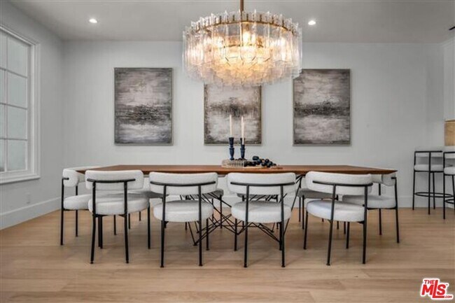 Building Photo - 2205 Canyonback Rd