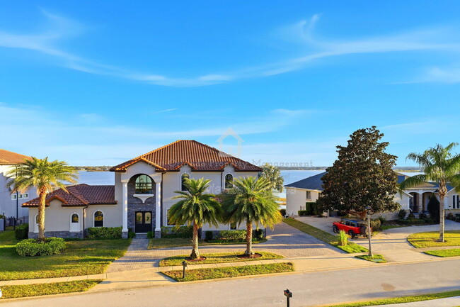 Building Photo - 705 Largovista Dr