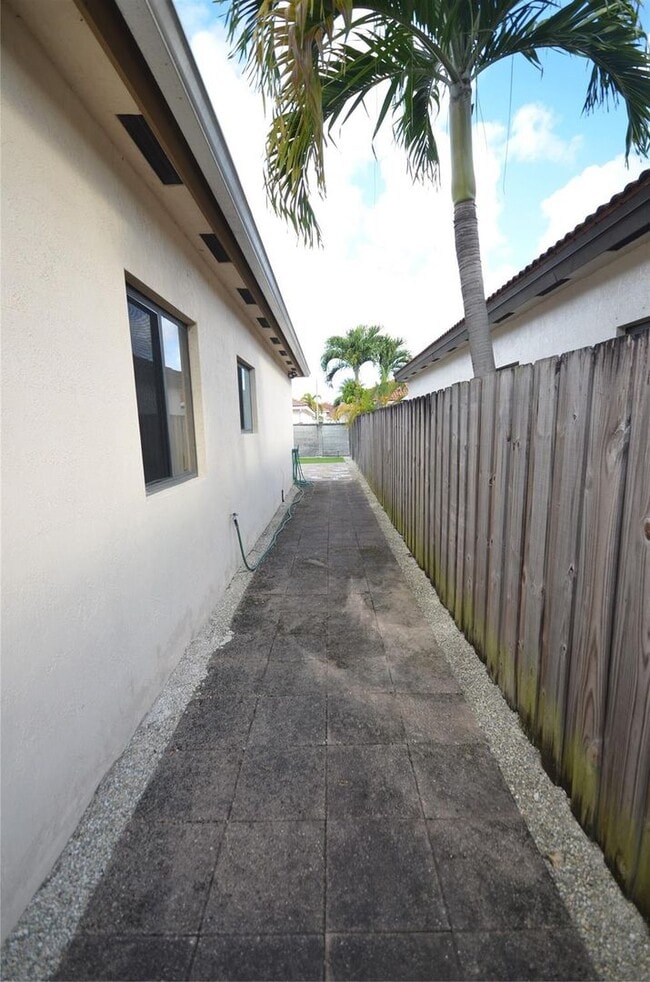 Building Photo - 14483 SW 13th Terrace