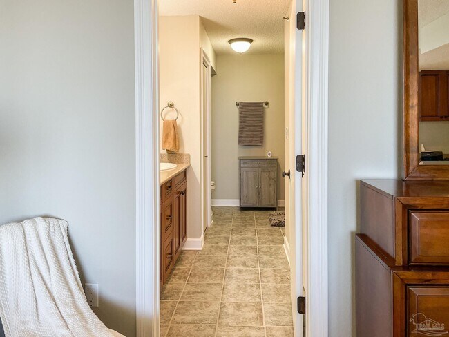 Building Photo - 106 Port Royal Way