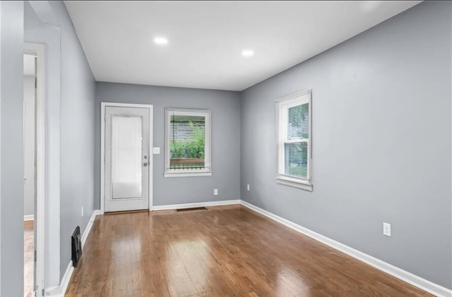 Living room facing south - 600 Ridgeview Ave