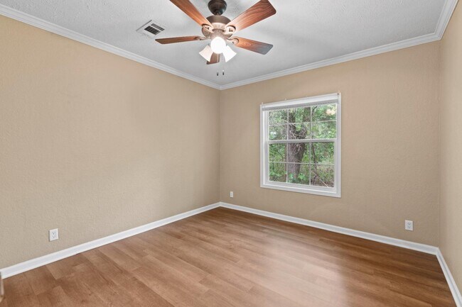 Building Photo - 11784 FM Rd 16