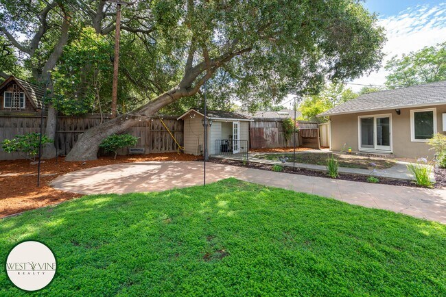 Building Photo - Gorgeous Four Bedroom Home | Expansive Backyard | Swimming Pool