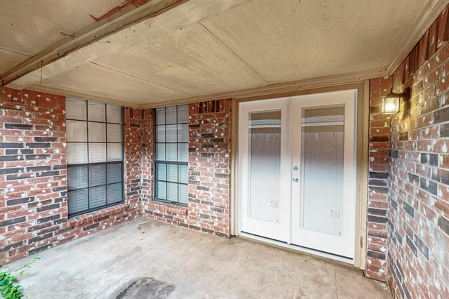 Building Photo - 1902 N Irving Heights Dr