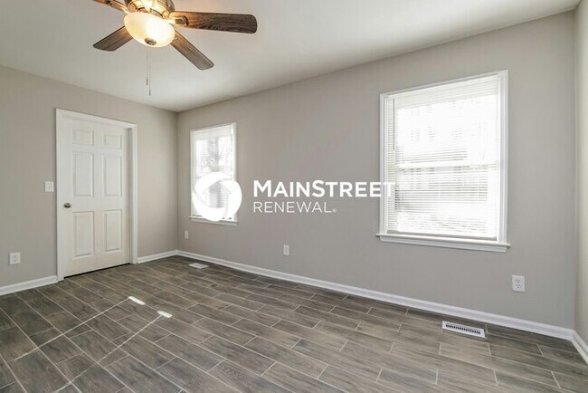 Building Photo - 3 Bedroom Pet-Friendly Home in RALEIGH, NC with Main Street Renewal