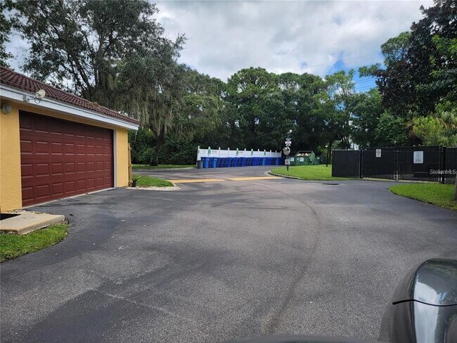 Building Photo - 5500 Bentgrass Dr
