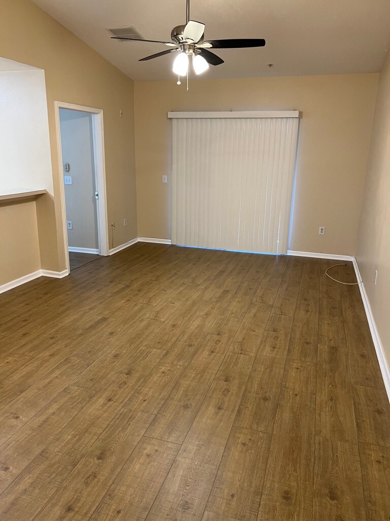 Living/Dining Combo - 6094 Maggies Cir