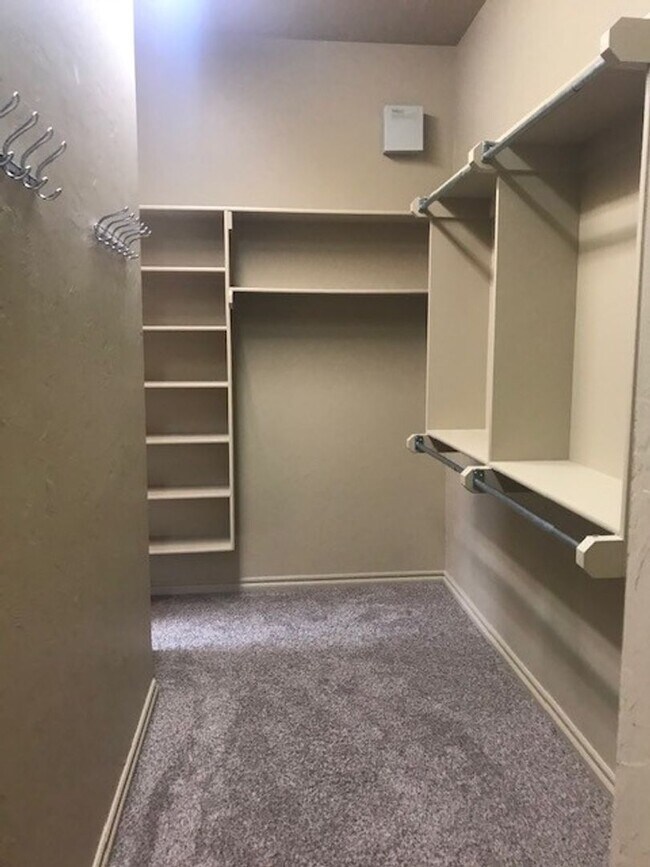 Building Photo - 3 Bed + Office - Edmond North - Spacious Home