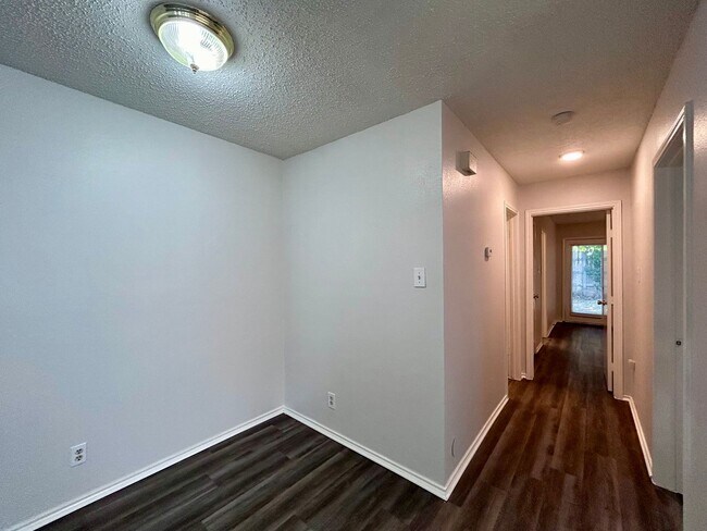Building Photo - 9212 Kempler Dr