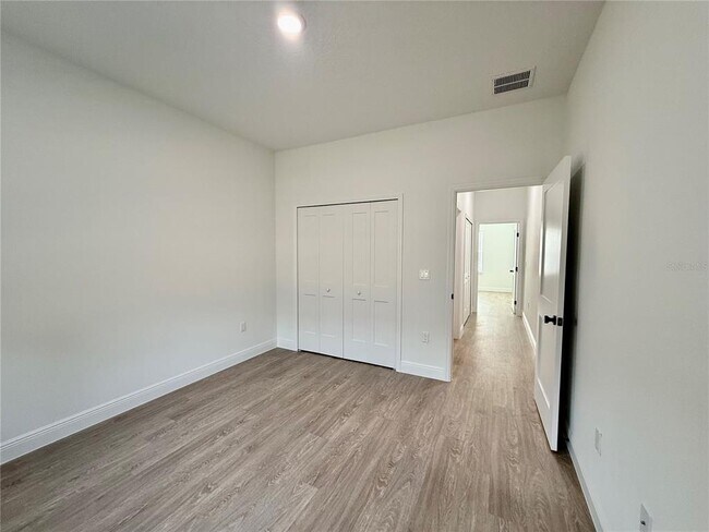 Building Photo - 1393 W Lorraine Dr