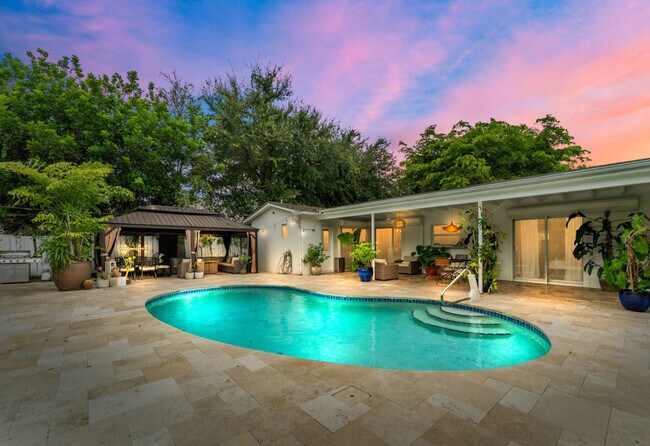 Building Photo - 4017 Monroe St