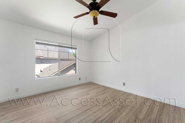 Building Photo - 3410 E Salisbury Cir
