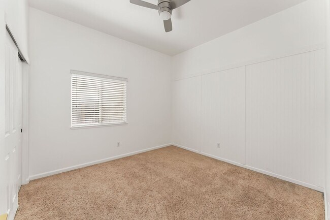Building Photo - 10000 Shana Way