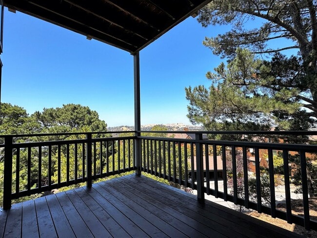 Building Photo - Beautiful 1 bed/1 bathroom condo available...