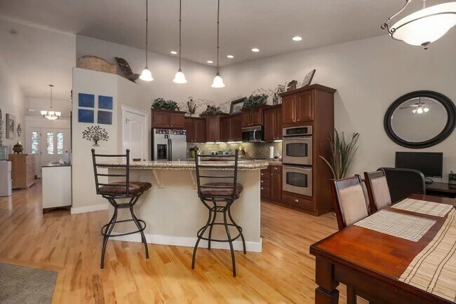 Building Photo - 1636 E Fireside Dr